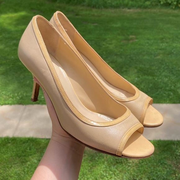 Kate Spade Butter Yellow Leather Retro Style Peep Toe Heels Patent Leather Trim - Picture 1 of 16